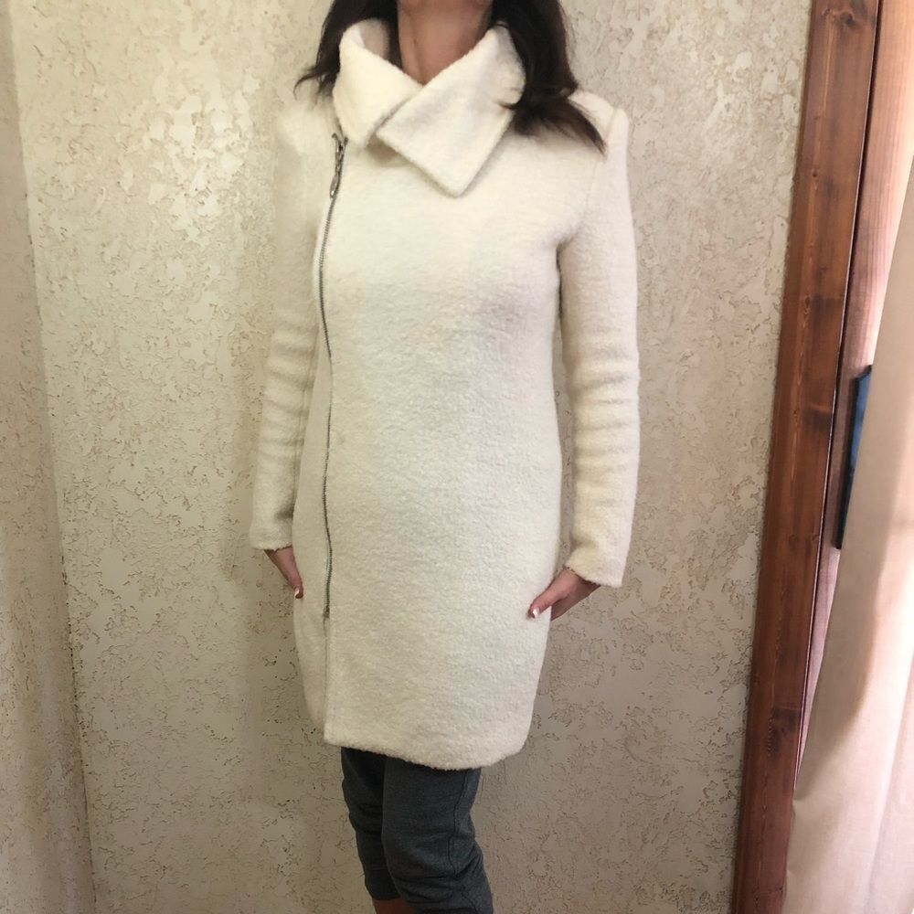 Off White Coat - Picture 1 of 13